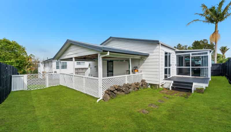 2/52 Waitaki Street, Henderson