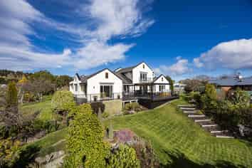 17 Orchard Grove, East Taieri