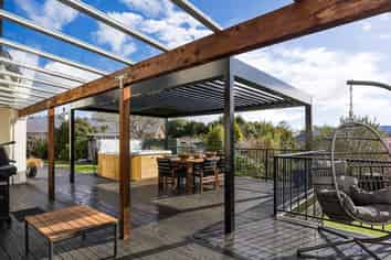 17 Orchard Grove, East Taieri