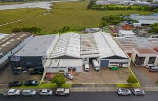 Rosebank Warehouse & Yard + Small Office |1,600m²