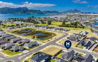 4 Te Taniwha Road, One Tree Point