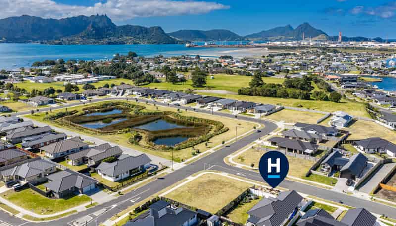 4 Te Taniwha Road, One Tree Point
