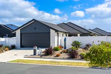 4 Te Taniwha Road, One Tree Point