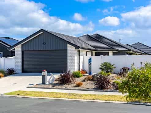 4 Te Taniwha Road, One Tree Point
