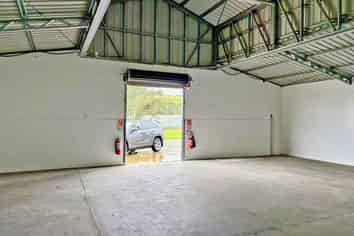 160M² NEWLY RENOVATED SPACE FOR LEASE
