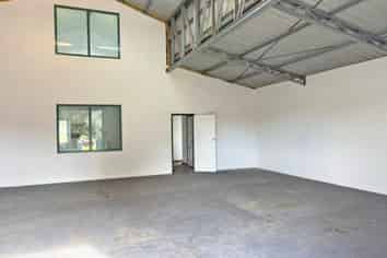 160M² NEWLY RENOVATED SPACE FOR LEASE
