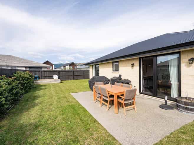 5 Mulberry Lane, Richmond