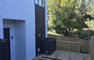 6/6 SEALY ROAD, Torbay