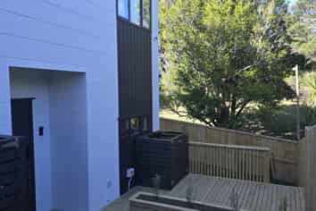 6/6 SEALY ROAD, Torbay