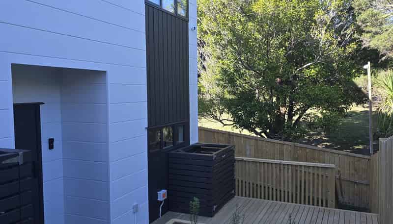 6/6 SEALY ROAD, Torbay