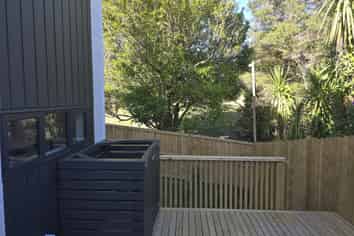6/6 SEALY ROAD, Torbay