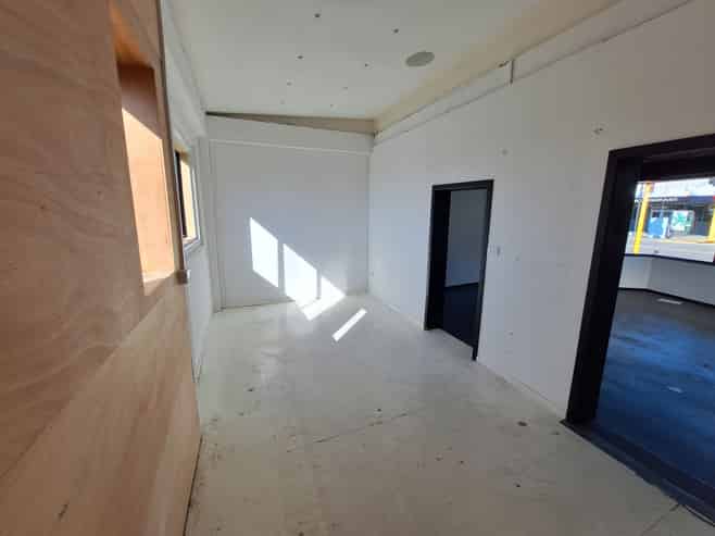 Retail option - Moturoa