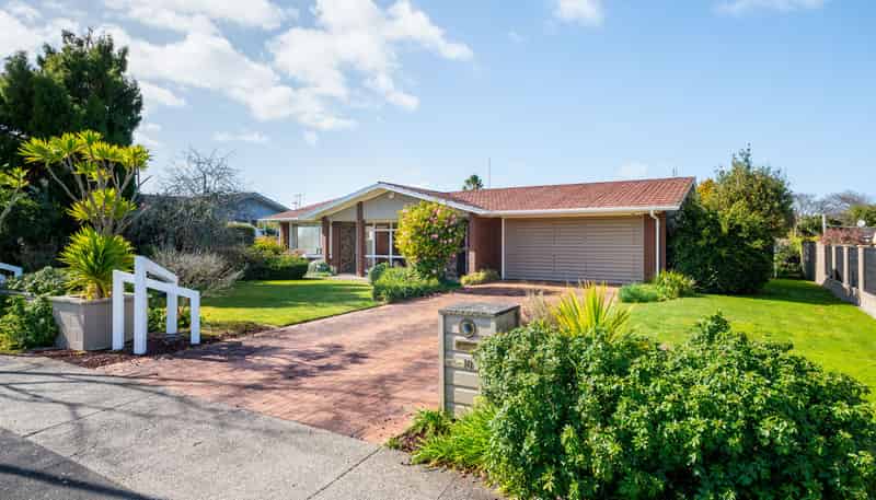 10 Delamare Road, Saint Andrews