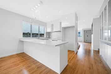 15 Peihinga Road, Flat Bush