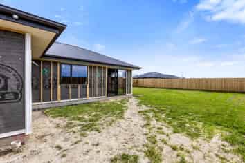 169 High Street, LEESTON
