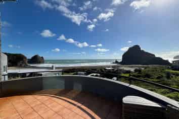 37 Beach Valley Road, Piha
