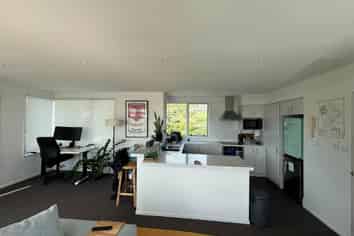 37 Beach Valley Road, Piha