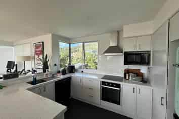 37 Beach Valley Road, Piha