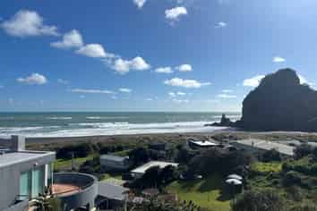 37 Beach Valley Road, Piha