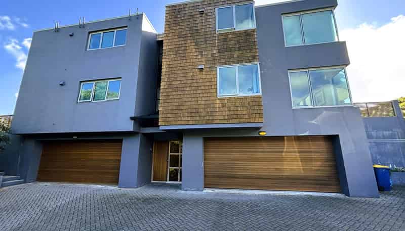 37 Beach Valley Road, Piha