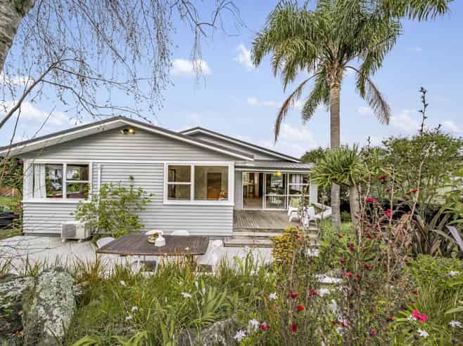 10 Hubert Henderson Place, Remuera