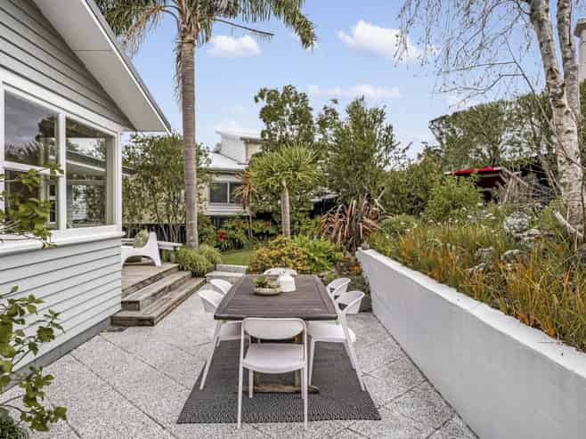 10 Hubert Henderson Place, Remuera