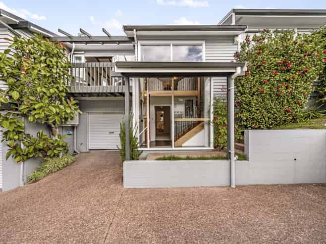 10 Hubert Henderson Place, Remuera