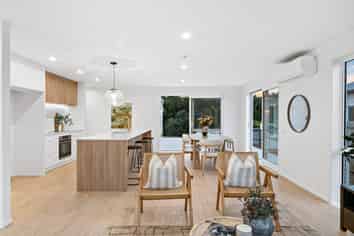 21 Tahuna Minhinnick Drive, Glenbrook
