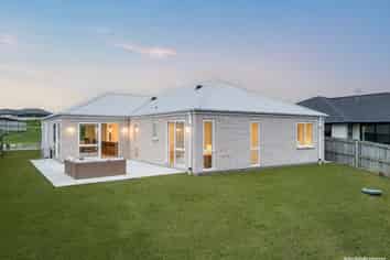 21 Tahuna Minhinnick Drive, Glenbrook