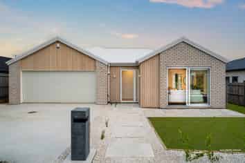 21 Tahuna Minhinnick Drive, Glenbrook