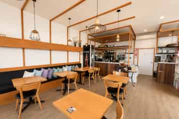 FOOD BUSINESS OPPORTUNITY IN BUSY AREA