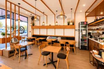 FOOD BUSINESS OPPORTUNITY IN BUSY AREA