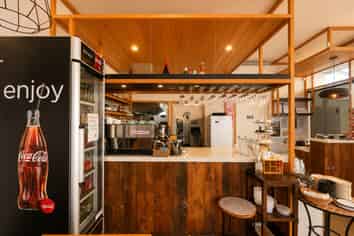 FOOD BUSINESS OPPORTUNITY IN BUSY AREA