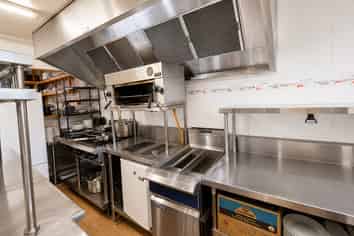 RESTAURANT INVESTMENT OPPORTUNITY 
