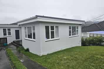 8 Hampton Hill Road, Tawa