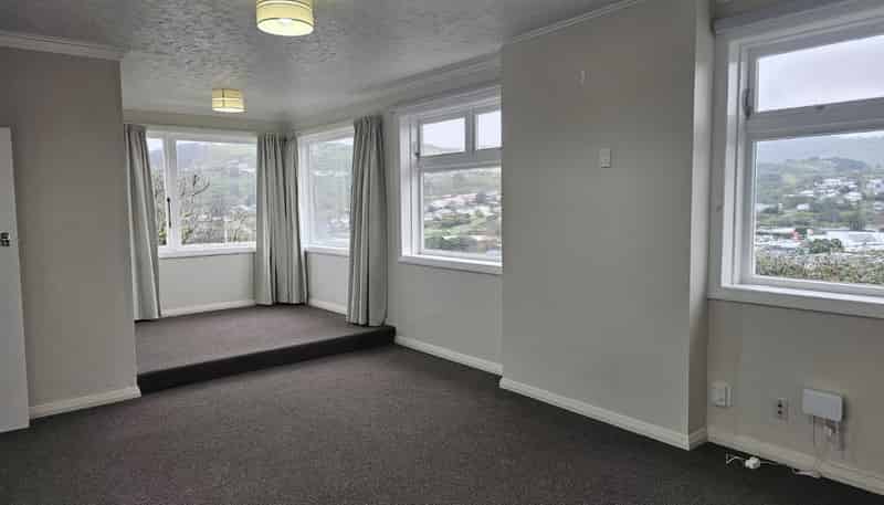 8 Hampton Hill Road, Tawa