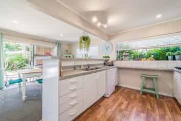 B/684 Whangaparaoa Road, Stanmore Bay