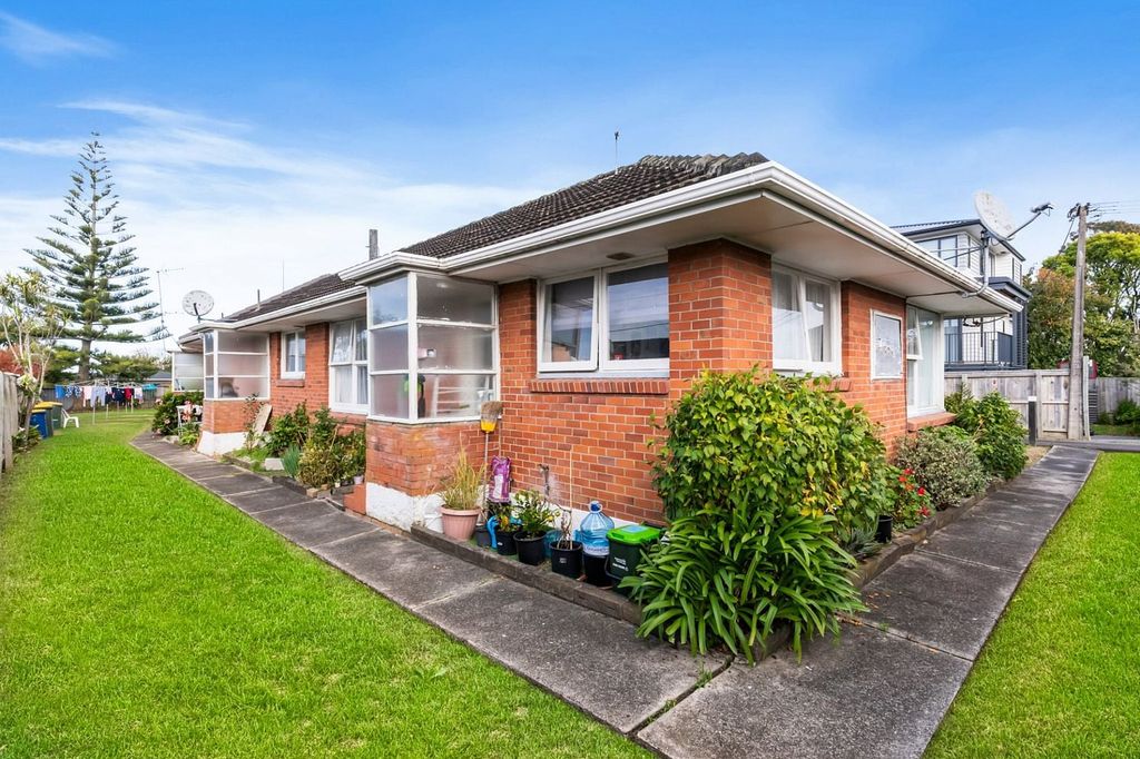 Newly renovate Units in Takapuna 2