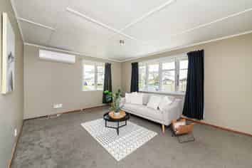 20 Upham Terrace , Roslyn