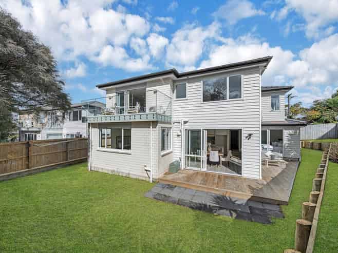 7B Ward Crescent, Te Atatu Peninsula