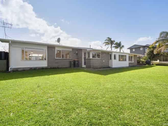 31 Swan Crescent, Pakuranga