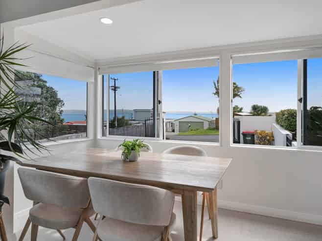 1321 Whangaparaoa Road, Army Bay