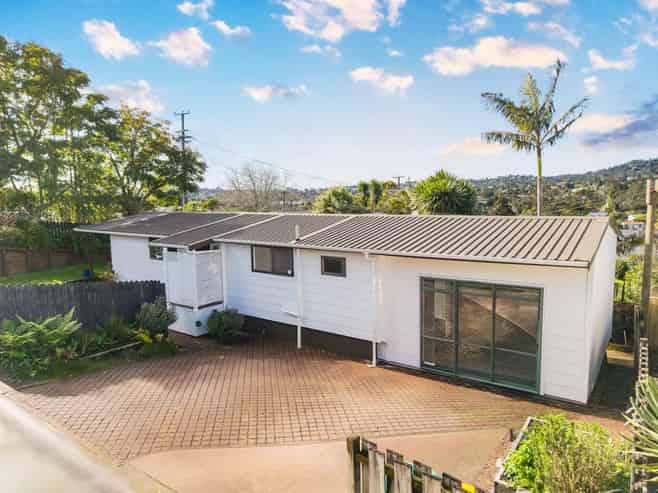 2/13 Matama Road, Glen Eden