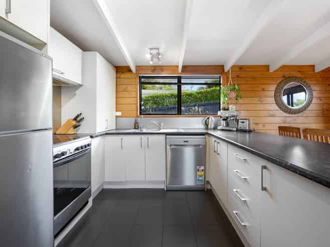 2/13 Matama Road, Glen Eden