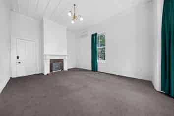 17  Hillside Crescent South, Mount Eden
