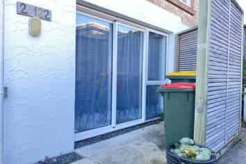 2/122 Mahoe Street, Melville