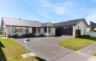 19 Joanne Street, Lytton West