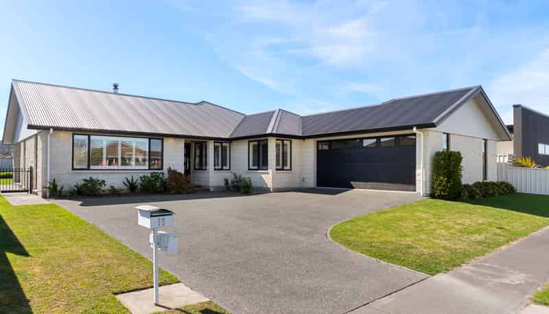 19 Joanne Street, Lytton West