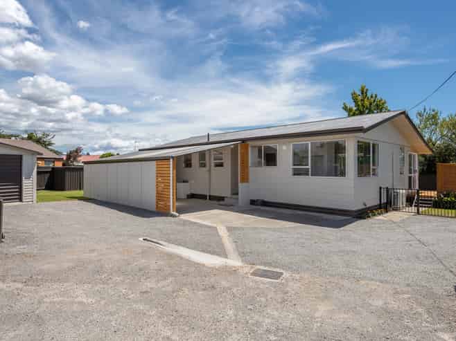 8 Buick Street, Redwoodtown