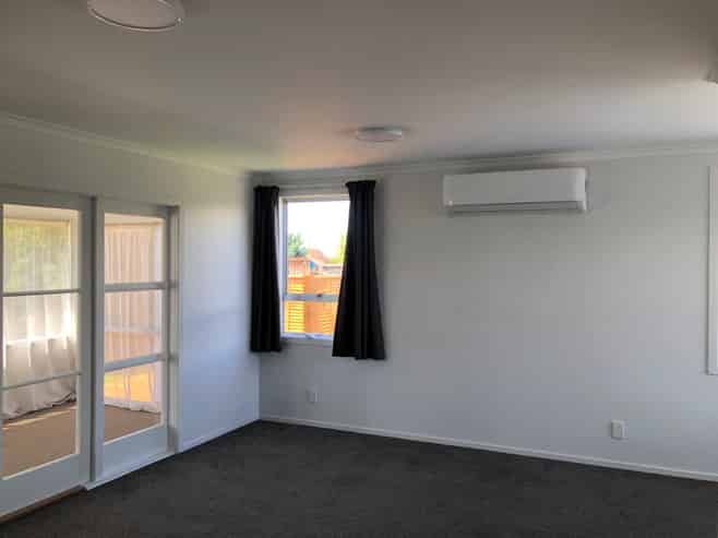 8 Buick Street, Redwoodtown